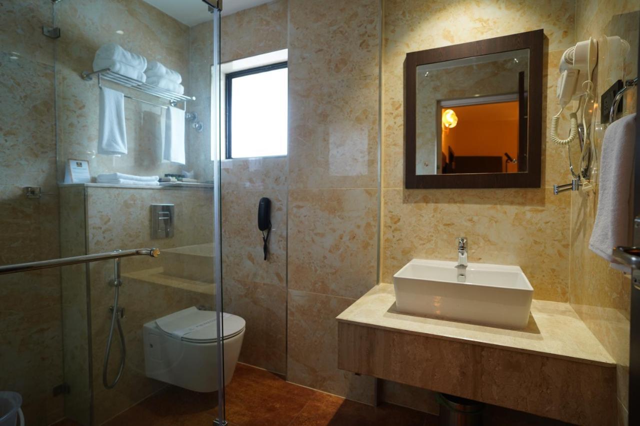 Готель Neyyar Residency Neyyattinkara Екстер'єр фото